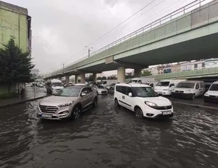 Son dakika! İstanbul'da sağanak yağış trafiği kilitledi! Sürücüler zor anlar yaşadı