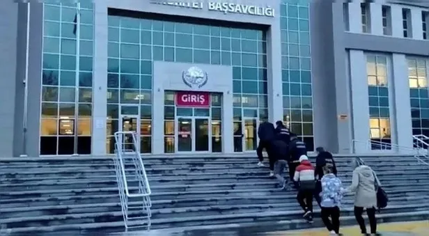 tekirdagda-zehir-tacirlerine-operasyon-tutuklandilar-1675498578699.jpeg Tekirdağ'da zehir tacirlerine operasyon! Tutuklandılar-1