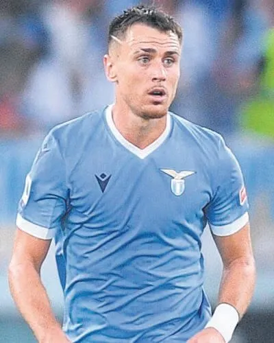 italyaya-giden-sensibile-gattuso-ve-3-futbolcu-ile-temasa-gecti-1652309623734.jpeg İtalya’ya giden Sensibile, Gattuso ve 3 futbolcu ile temasa geçti-3