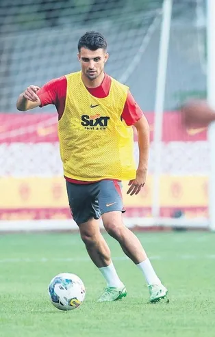 Okan Buruk'tan sol beke süpriz hamle! | Spor haberleri