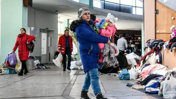 Dakika dakika savaş | Ukrayna'dan "Rusya Beşşar Esed'in askerlerini topluyor" açıklaması! Tahliyeler devam ediyor...-2