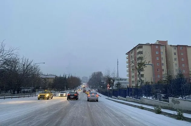 SON DAKİKA: Ankara beyaza büründü! Meteorolojiden o iller için kar uyarısı