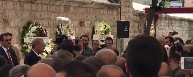 Prof. Dr. Fuat Sezgin İstanbulda Fatih Camiinde son yolculuğuna uğurlandı