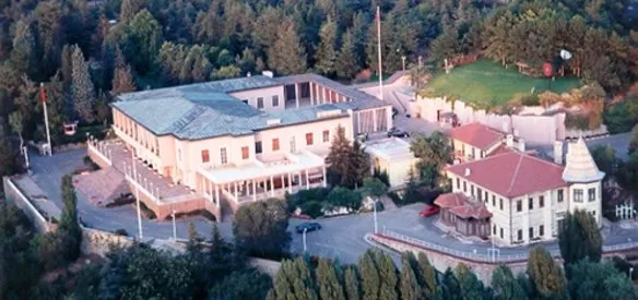 Çankaya Köşkü, Mustafa Kemal'e armağan edildi. Atatürk, köşkü bir yazıyla orduya bağışladı