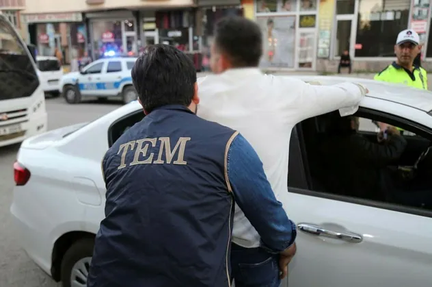 81 ilde eş zamanlı düzenlendi! Aranan 769 kişi yakalandı