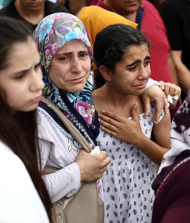 Şehit Uzman Onbaşı Yücel son yolculuğuna uğurlandı-3