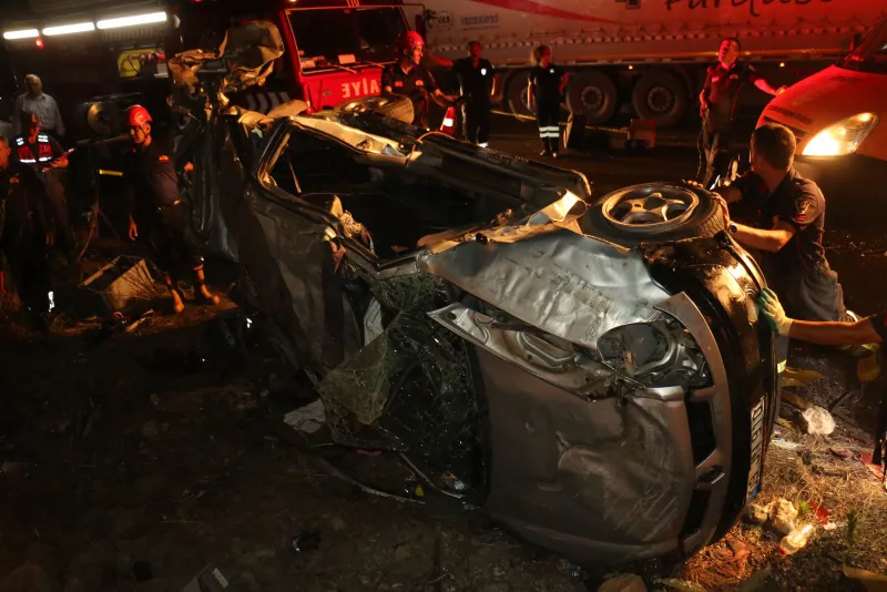 Son dakika: Aydın'da otomobil tırla çarpıştı: 2 ölü, 2 yaralı - 6