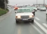 Binali Yıldırım seçim ofisine klasik otomobille geldi