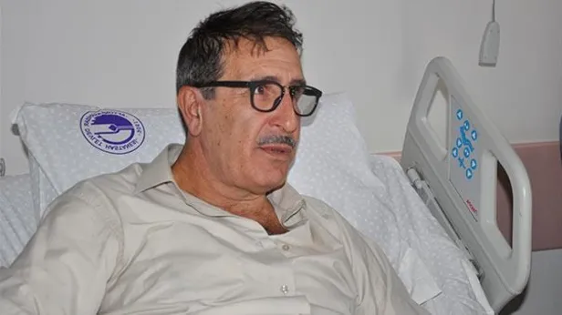 Cem Özer'in ayağı kırıldı-1