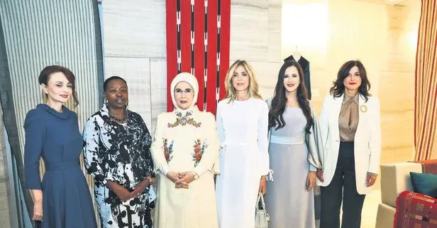 Emine Erdoğan, Türkevi’ndeki sergide Anadolu tekstilini first lady’lere tanıttı