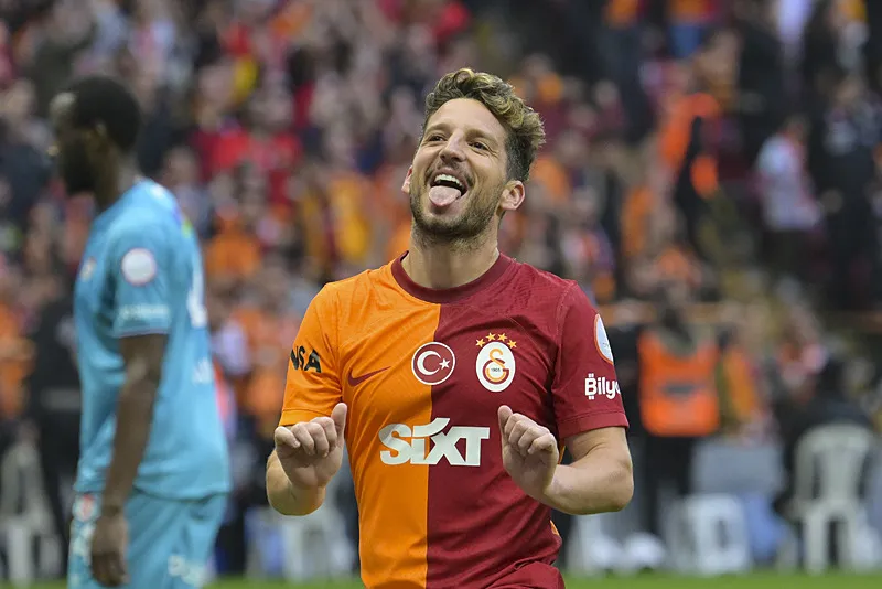 Galatasaray'da stopere dünya yıldızı! Sanchez'in yokluğu bedelsiz dolacak - 9