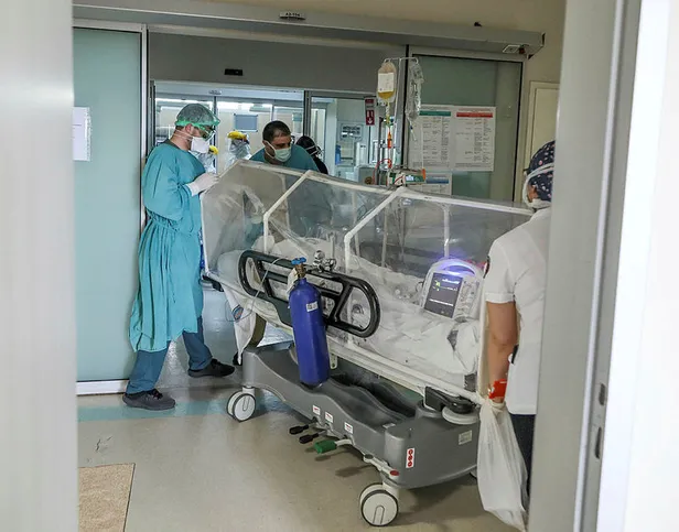 Bilim insanları ilk kez açıkladı: Koronavirüs neden en çok yaşlıları vuruyor?-2