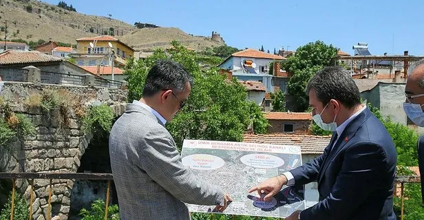 Tarım ve Orman Bakanı Bekir Pakdemirli, Bergama'daki "Antik Su Kanalı Projesi"ni inceledi