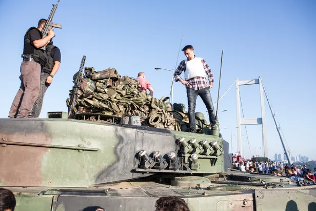 İşte dakika dakika 15 Temmuz’da yaşananlar! İhanet ve diriliş