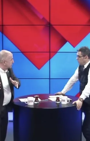 Zafer Partisi Genel Başkanı Ümit Özdağ ile Enver Aysever arasında canlı yayında "Suriyeli" tartışması