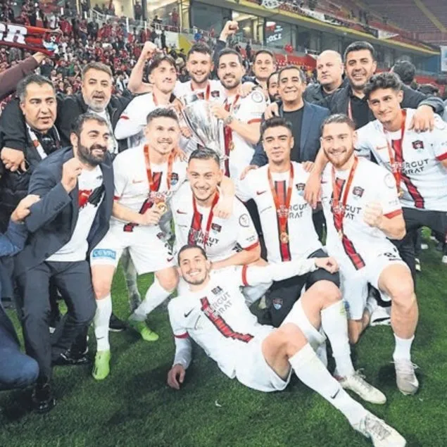 B.Petrol’ü yenen Van 1.Lig’e çıktı