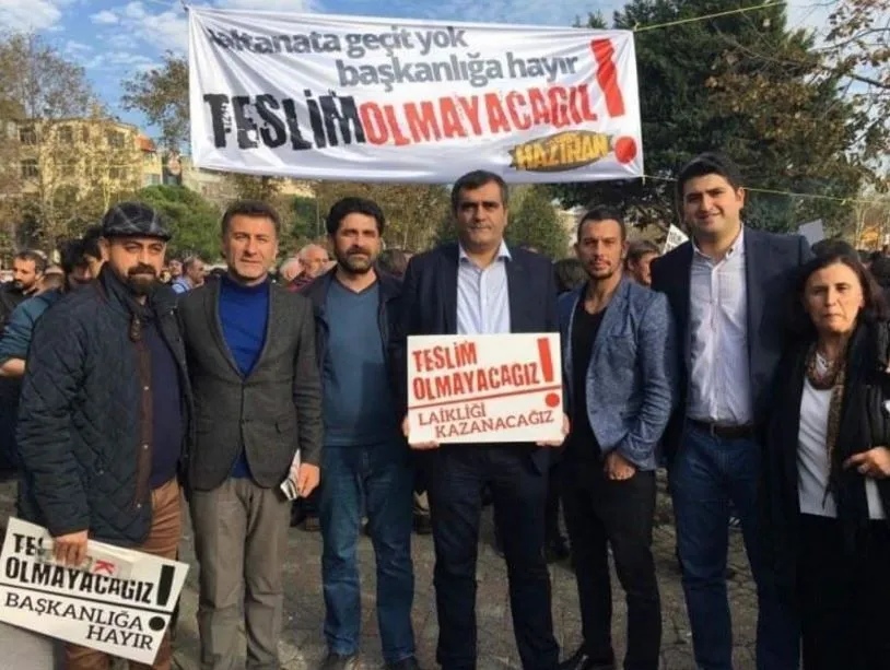CHP terör mitingine adam taşıdı-3