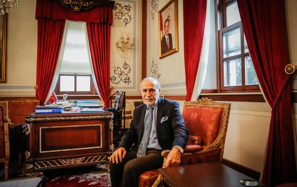 sosyal-devlet-sosyal-hizmet-esi-benzeri-olmayan-darulaceze-sehri-buyuk-odulle-taclandirildi-1687839252416.jpg Sosyal devlet sosyal hizmet: Eşi benzeri olmayan Darülaceze şehri! Büyük ödülle taçlandırıldı-2