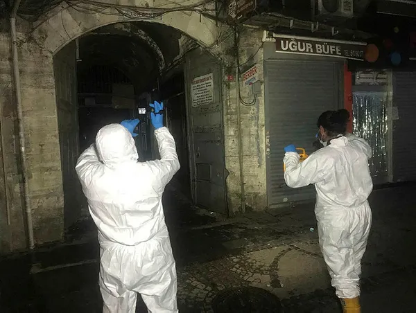 1609650970840.jpg İstanbul'da acı olay! Yangından kaçamadı...-1