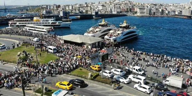 feribotta-tecavuz-rezaleti-hava-alma-bahanesiyle-genc-kiza-tecavuz-ettiler-1605188485647.jpg Feribotta tecavüz rezaleti! ‘Hava aldırma' bahanesiyle genç kıza tecavüz ettiler-4