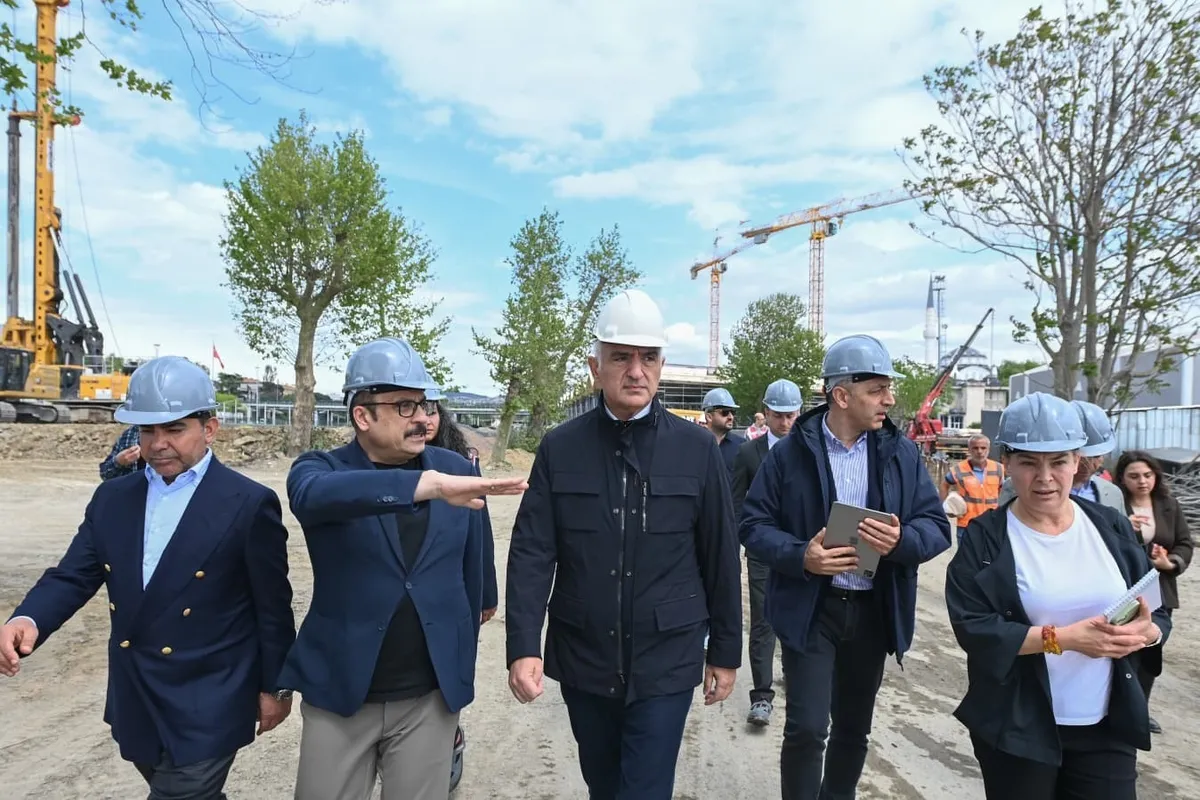 haydarpasa-gari-kultur-ve-sanatin-yeni-merkezi-oluyor-bakan-ersoy-ilk-kez-anlatti-ozel-taslar-icin-kapanmis-oc-1779780259646.jpeg Haydarpaşa Garı kültür ve sanatın yeni merkezi oluyor | Bakan Ersoy ilk kez anlattı-5