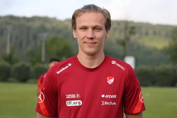 besiktasin-genc-futbolcusu-serdar-saatci-avrupa-hayalinden-bahsetti-1654505325869.jpg Beşiktaş'ın genç futbolcusu Serdar Saatçı, Avrupa hayalinden bahsetti!-4