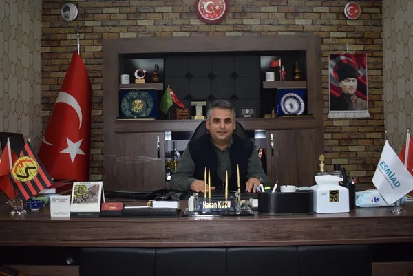 kemal-kilicdaroglunun-zor-durumda-dedigi-esnafin-pandeminde-kendisine-makam-arabasi-aldigi-ortaya-cikti-1606396325341.jpeg Kemal Kılıçdaroğlu'nun zor durumda dediği esnafın pandemide kendisine makam arabası aldığı ortaya çıktı-5