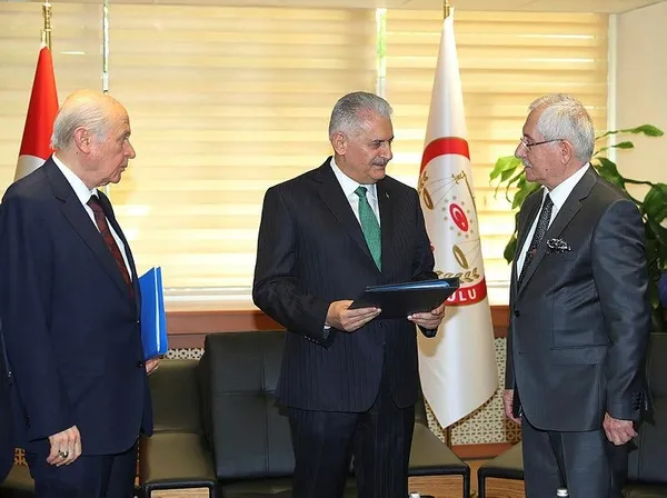 Başbakan Binali Yıldırım ve MHP Genel Başkanı Devlet Bahçeli YSK'ya birlikte başvurdu-1