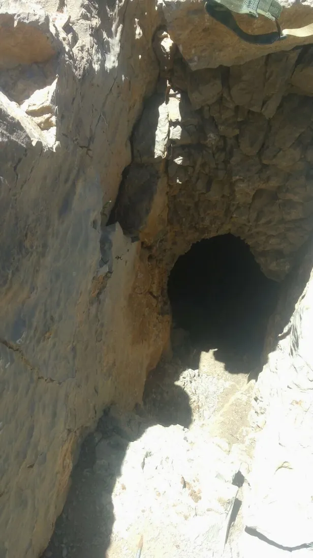 Şırnak'ta 5 terörist kazdıkları mağarada öldürüldü-1