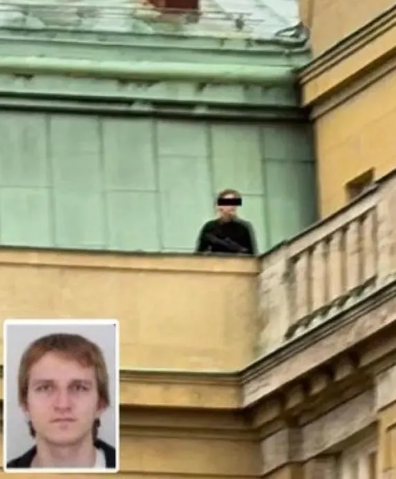 cekyanin-baskenti-pragda-hareketli-dakikalar-charles-universitesine-silahli-saldiri-duzenlendi-iste-failin-ilk-1703189690905.jpeg Babasını öldürdüğü ortaya çıktı | Prag'da Charles Üniversitesi'ne silahlı saldırı! 15 ölü 24 yaralı: İşte failin kimliği...-3