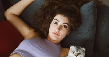 Sen de mi be Burcu Özberk! Sanılanın aksine Burcu Özberk de estetik harikası çıktı... İşte Burcunun estetiksiz hali