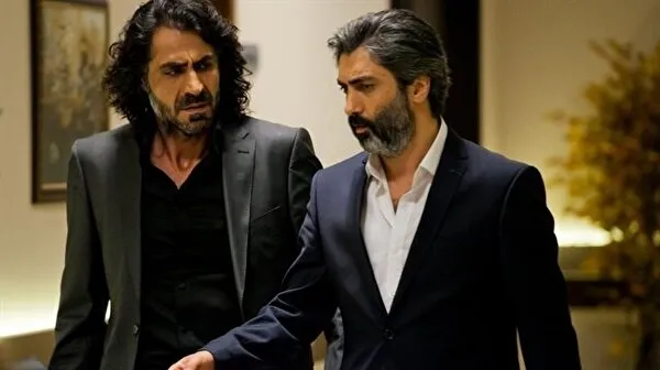 kurtlar-vadisi-ozleyenlere-mujde-verildi-3-basrolunden-birisi-oyle-bir-rolle-geri-donuyor-ki-1699359380508.jpg Kurtlar Vadisi özleyenlere müjde verildi! 3 başrolünden birisi öyle bir rolle geri dönüyor ki...-4