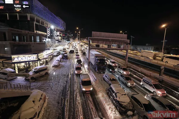 İBB'nin kar rezaleti: İstanbul'da yoğun kar sonrası araçlar yolda kaldı! Vatandaşlar evine gidemedi - 40