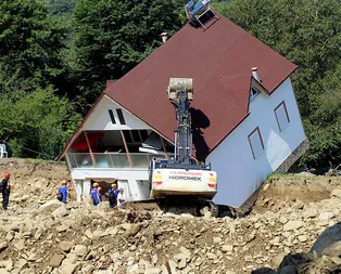 Son dakika haberi: Bakan Kurumdan Düzcedeki sel felaketiyle ilgili flaş açıklama: 66 bina boşaltılacak