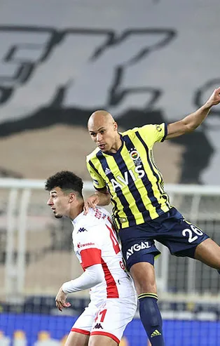 Fenerbahçe defansında saatli bomba! Tisserand'ın hataları Fener'i yakıyor