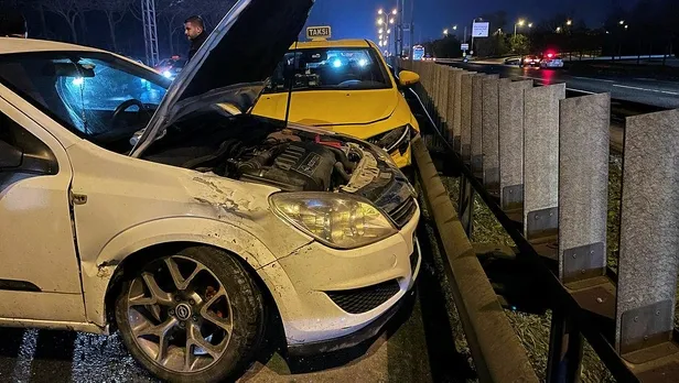 Son dakika: Esenler'de aynı noktada iki kaza! 7 araç birbirine girdi: 4 yaralı-6