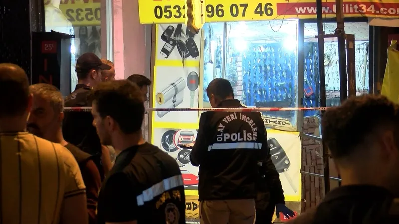 Olay yeri inceleme ekipleri bölgede araştırmalarına devam etti (DHA)