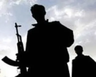 PKKda çözülme sürüyor: Hakkaride bir terörist daha teslim oldu