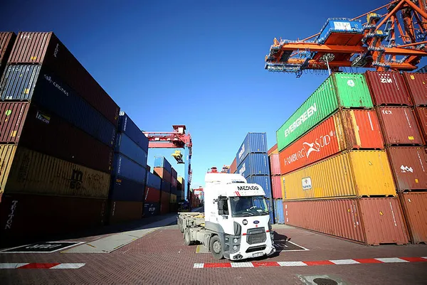 ihracattaki-rekorlar-sonrasi-mersin-uluslararasi-limani-kapasitesini-artiriyor-artik-dunyanin-en-buyukleri-gelecek-1638866184087.jpg İhracattaki rekorlar sonrası Mersin Uluslararası Limanı kapasitesini artırıyor! Artık dünyanın en büyükleri gelecek-8