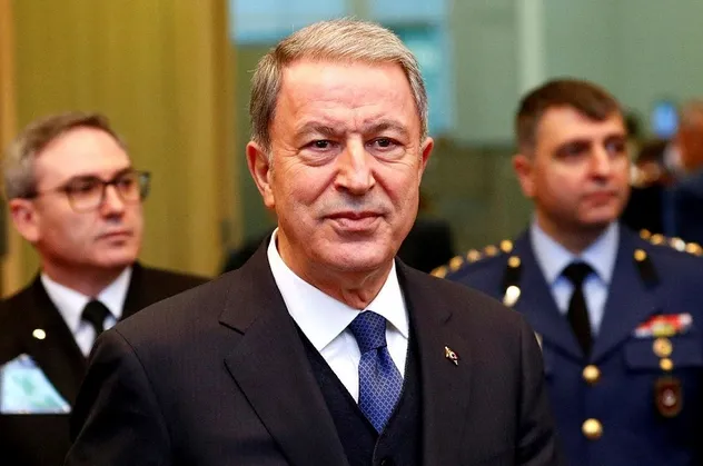 Milli Savunma Bakanı Hulusi Akar'ı Kiev'de duygulandıran not