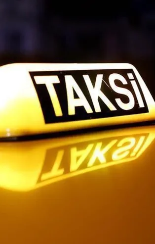 Taksiciden vicdansızlık örneği! Bebek taksiye kustu, şoför 400 lira istedi