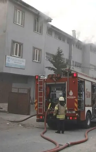 İstanbul'da korkutan yangın! Kullanılamaz hale geldi