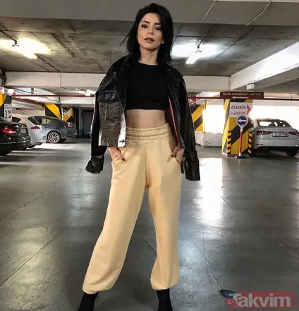 Yasemin Özilhan'ın terliklerinin fiyatı şoke etti! 2 asgari ücretten fazla... Yasemin Özilhan kaç yaşında, boyu kaç? - 10