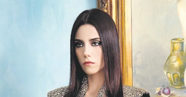 Cansu Dere sonunda aşk orucunu bozdu! Cansu Dere gönlünü Renan Kaleli'ye kaptırdı