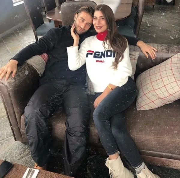 Göztepe-Ankaragücü maçına damga vuran anlar! Ebru Şancı, maçı kazanan eşi Alpaslan Öztürk'ü öpücüklere boğdu!-1