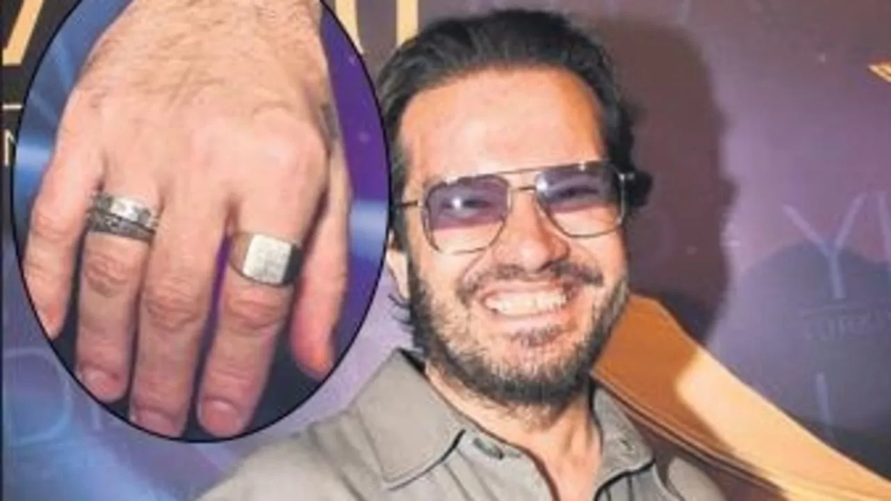 Ozan Doğulu takılarıyla dikkat çekti!