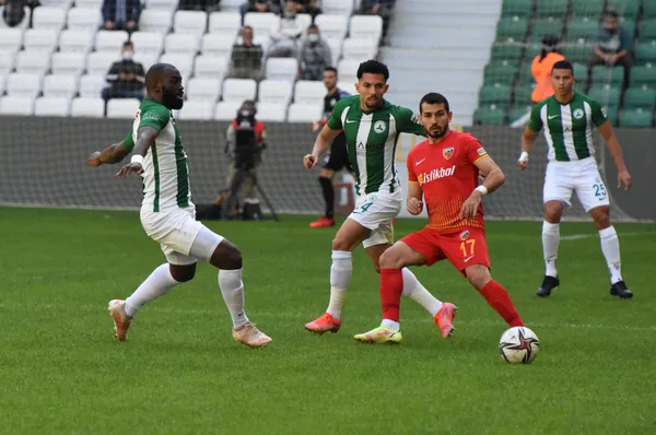 giresunspor-evinde-kayserisporla-1-1-berabere-kaldi-1632659243292.jpg Giresunspor evinde Kayserispor'la 1-1 berabere kaldı-3