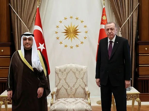 baskan-erdogan-kuveyt-disisleri-bakani-el-sabahi-kabul-etti-1617895864091.jpeg Başkan Erdoğan, Kuveyt Dışişleri Bakanı El-Sabah'ı kabul etti-1