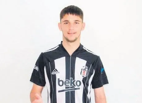 torino-besiktasin-genc-yildizi-ridvan-yilmaz-icin-teklifini-5-milyon-euroya-cikardi-1654726770549.jpeg Torino, Beşiktaş'ın genç yıldızı Rıdvan Yılmaz için teklifini 5 milyon Euro'ya çıkardı-2
