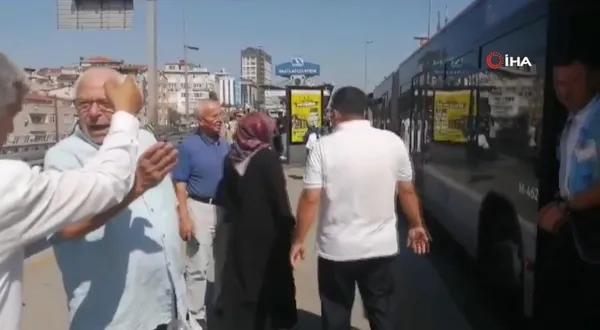istanbullunun-ulasimda-yuzu-gulmuyor-metrobus-arizalandi-indirilen-yolcular-ekrem-imamogluna-isyan-etti-boyle-1695395797040.jpeg